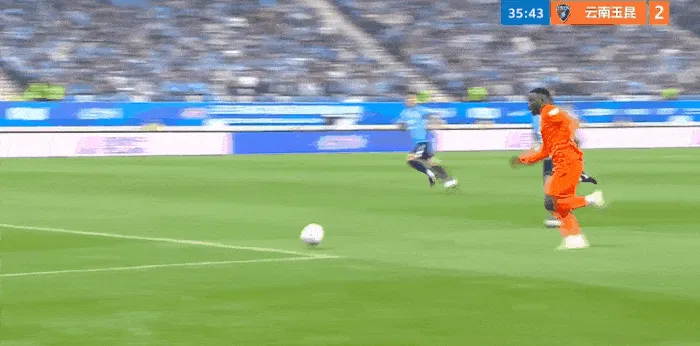 梅开二度！约尼查助攻，奥斯卡推远角破门，玉昆3-0英博